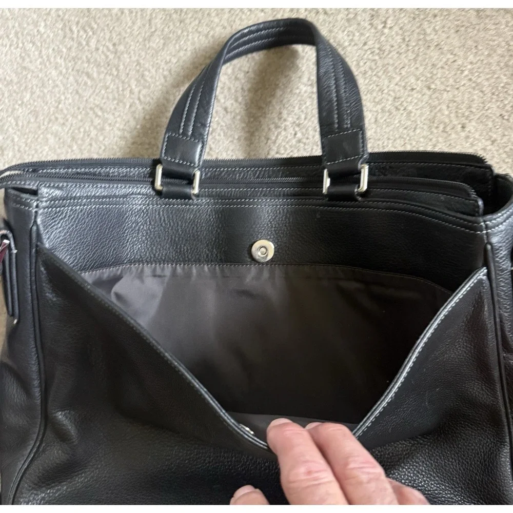 Johnston & Murphy Black Leather‎ Flapped Briefcase Messenger Bag
